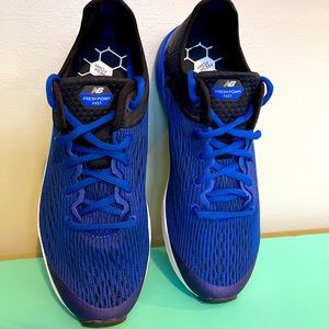 Very Good used condition New Balance shoes Blue